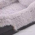 Anjing anjing musim sejuk yang hangat dengan bulu persegi